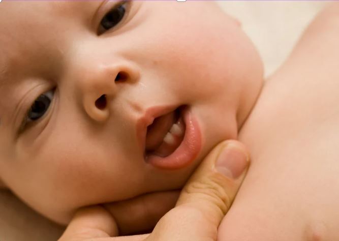 Poussée dentaire : attention aux fausses croyances !